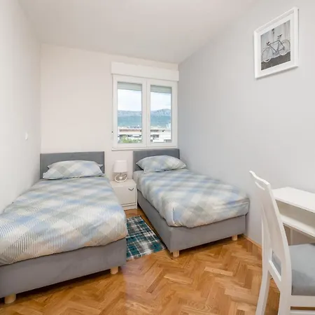 Mimi Apartment Split